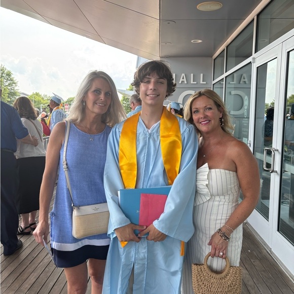 Hi! I’m Danielle! 🩷for live show notifications! - Picture 10 of 10